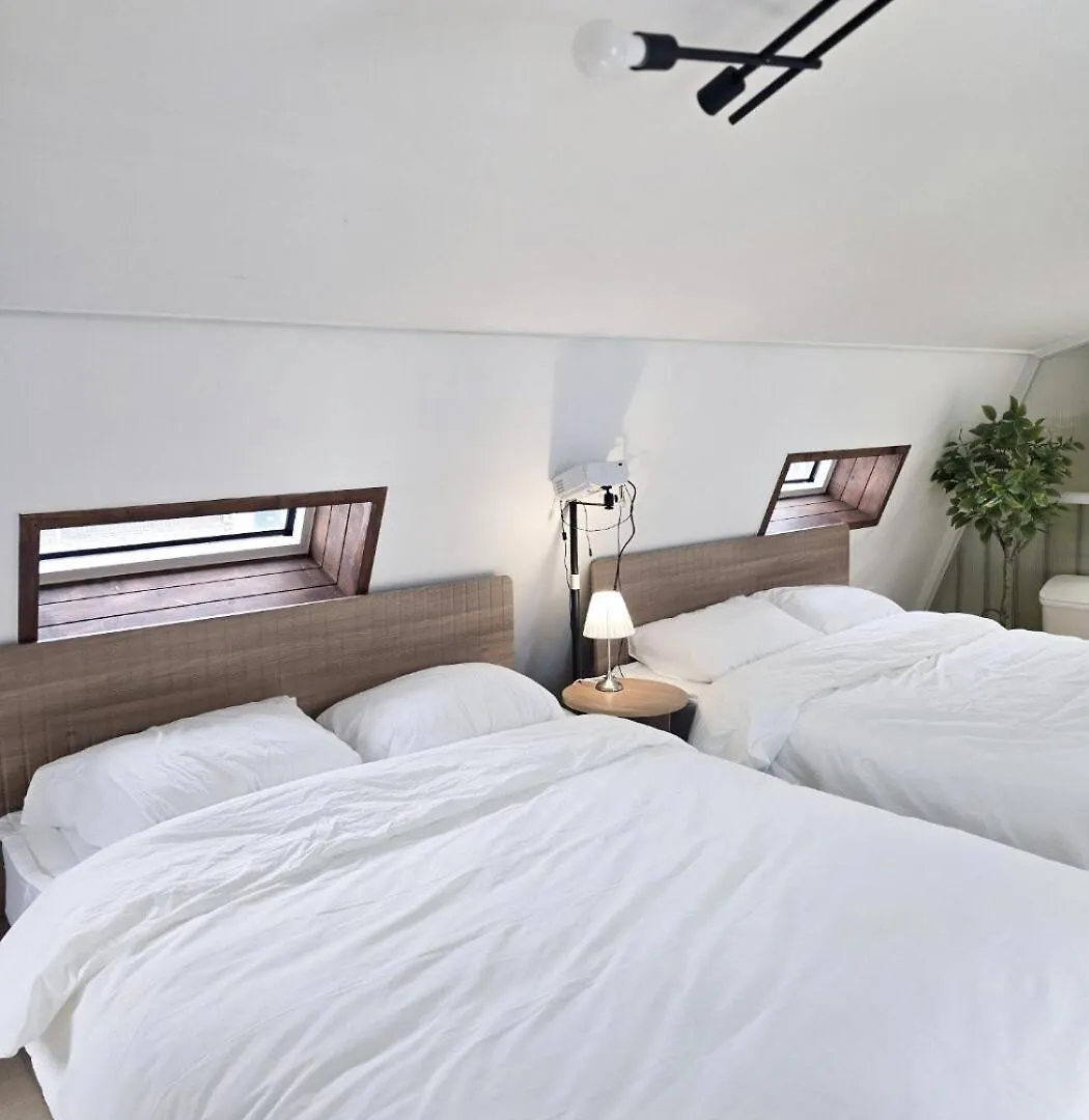 Seongsan Atelier Villa Seoul