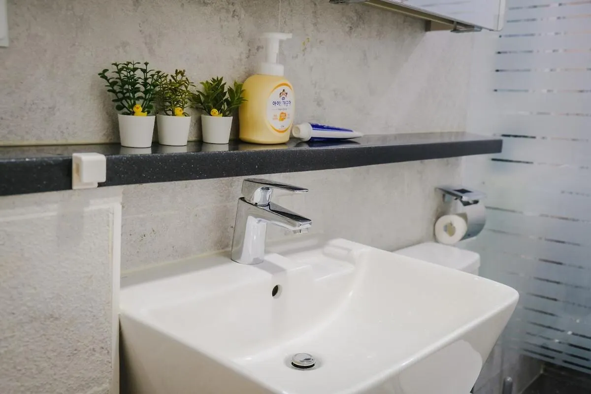 Seongsan Atelier Villa Seoul